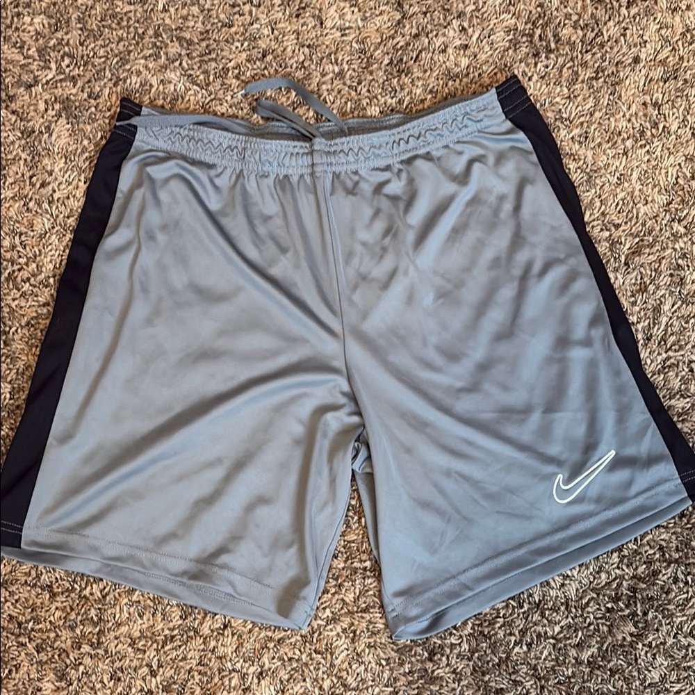 Nike Gray Athletic Slim Fit Shorts Size Large